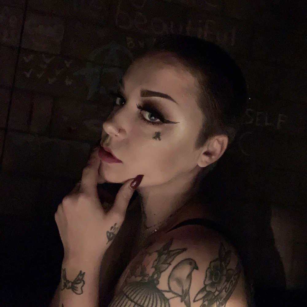 Meet your Posher, Alicia